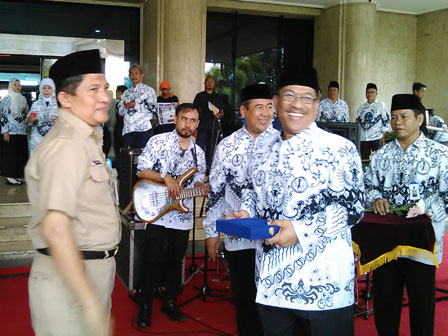 Pencarian PGRI Karawaci - Persatuan Guru Republik Indonesia Cabang Karawaci